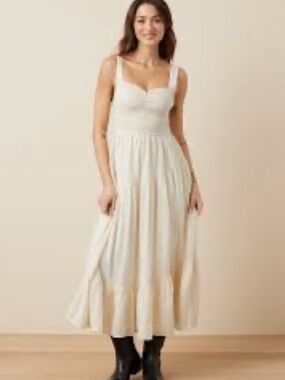 American Eagle Cream Ivory Sweetheart Eyelet Asymmetrical Tiered Maxi Dress